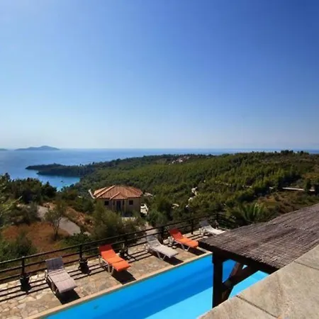 Alonissos 4-bedroom Large With Private Pool *