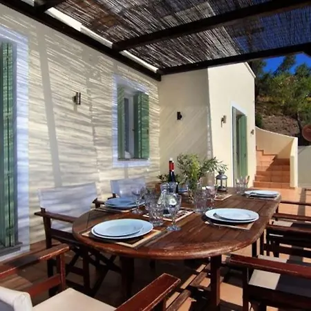 Alonissos 4-bedroom Large With Private Pool