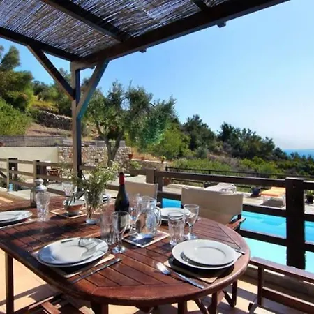 Alonissos 4-bedroom Large With Private Pool *